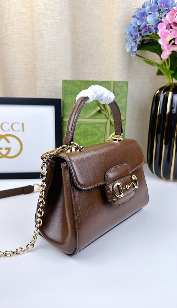 激安グッチバッグコピー背面デザイン